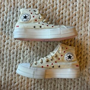 Womens Chuck Taylor All Star Lift Platform Embroidered Hearts High Top White